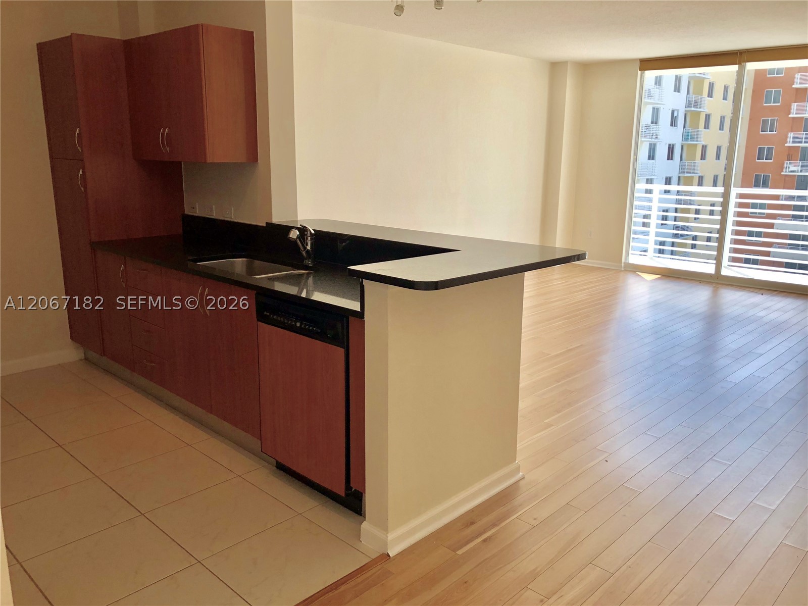 image The Venture at Aventura9