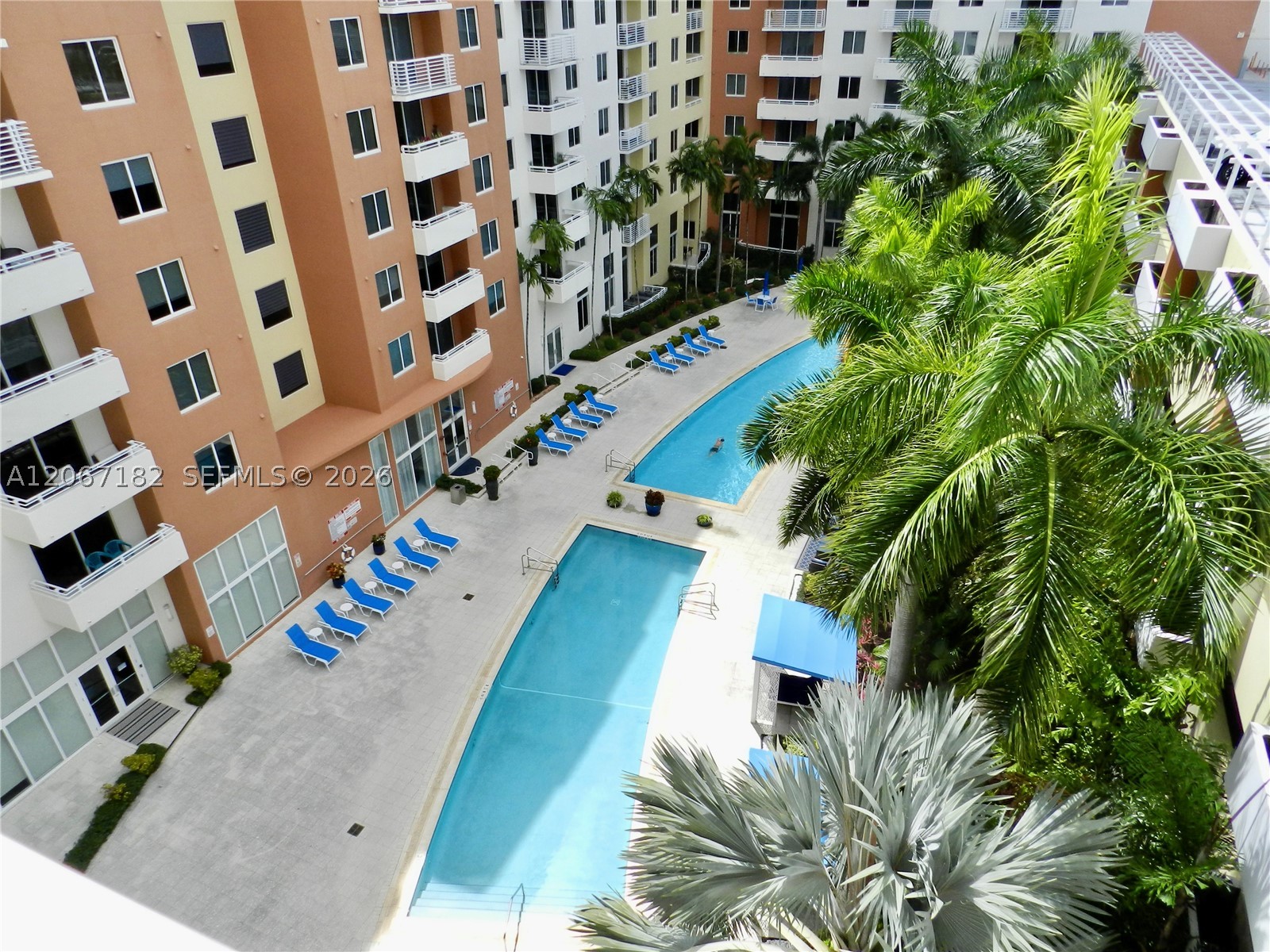 image The Venture at Aventura11