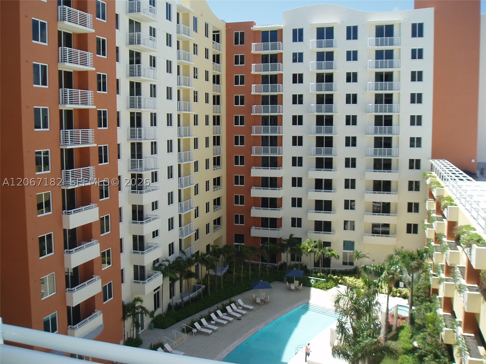 image The Venture at Aventura19