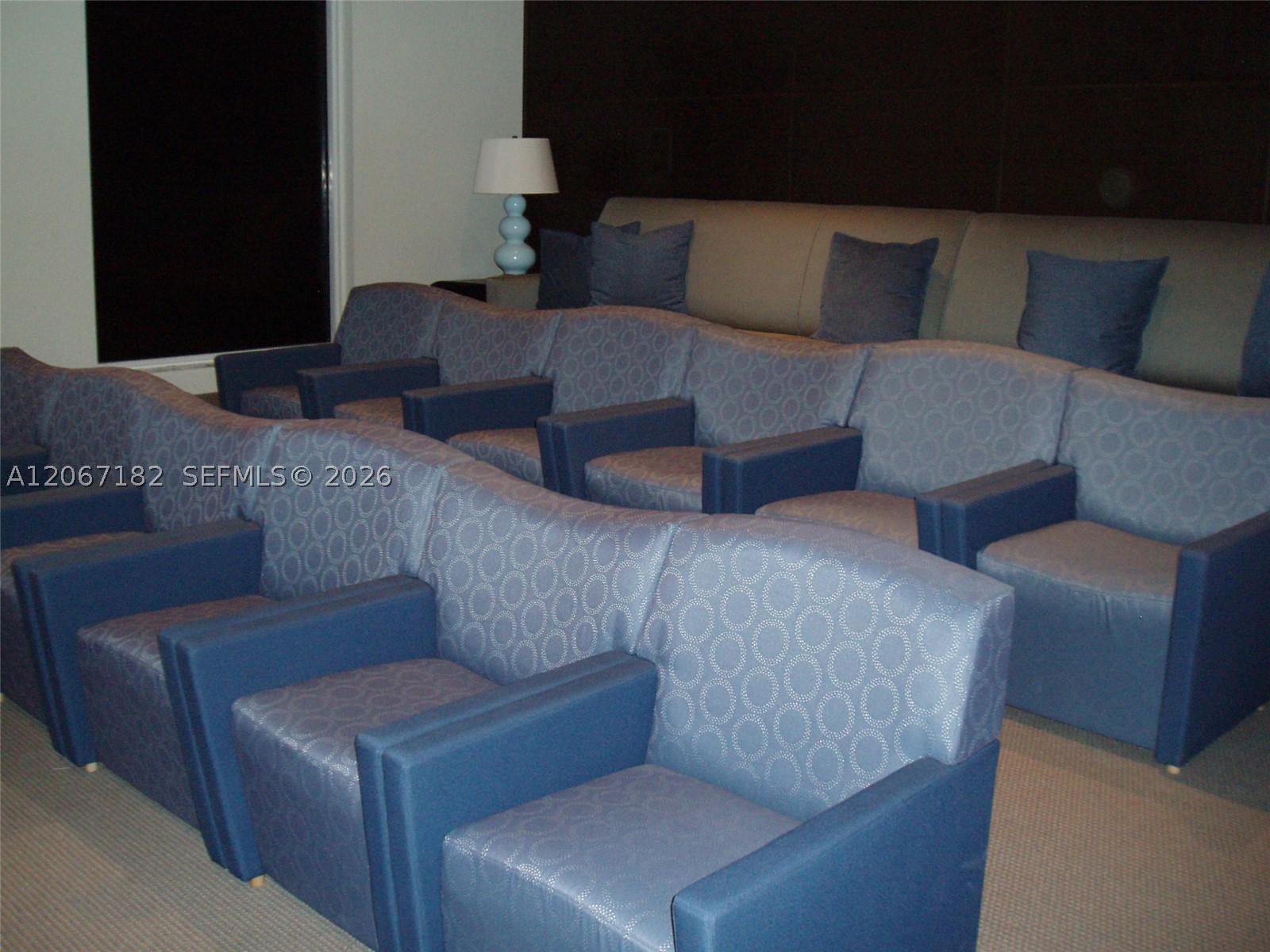 image The Venture at Aventura21