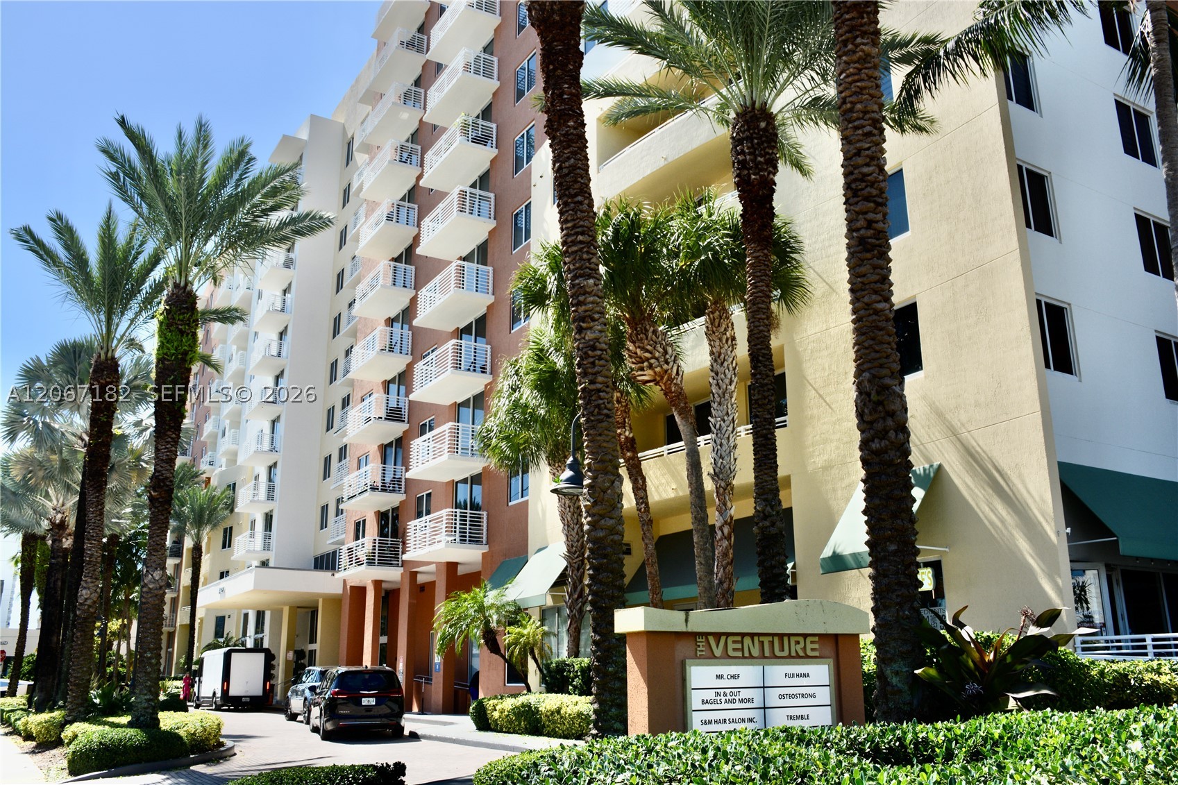 image The Venture at Aventura3