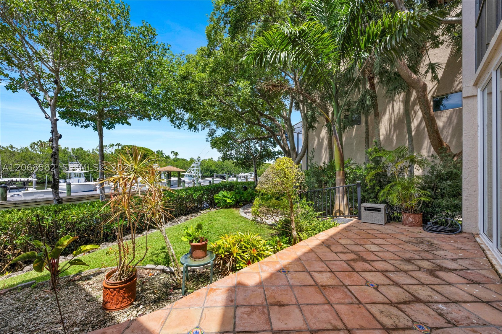 5996 Paradise Pt Dr Palmetto Bay, FL 33157