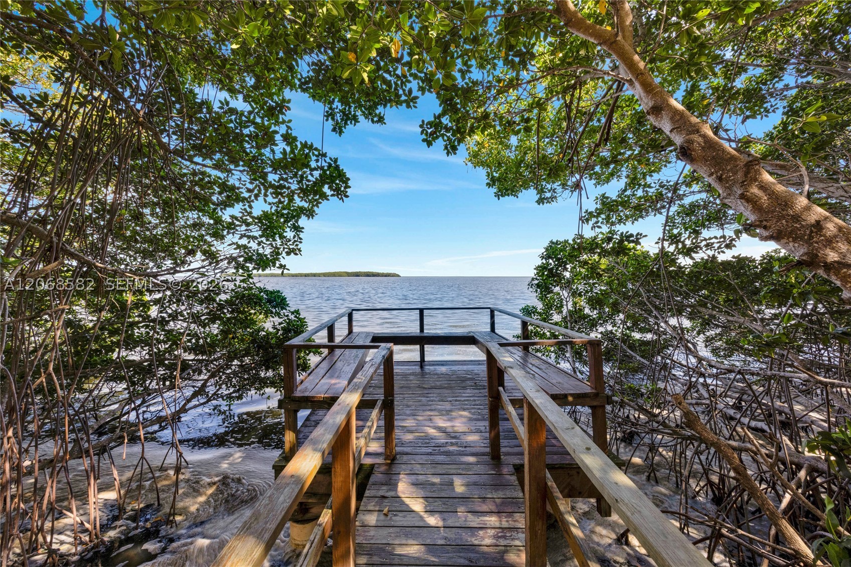 5996 Paradise Pt Dr Palmetto Bay, FL 33157
