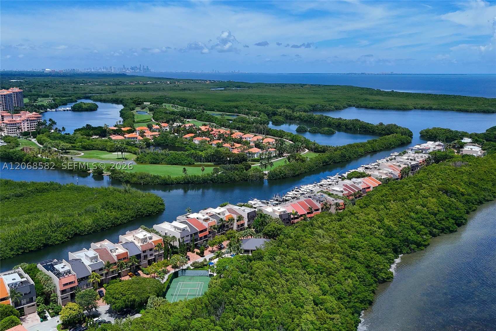 5996 Paradise Pt Dr Palmetto Bay, FL 33157