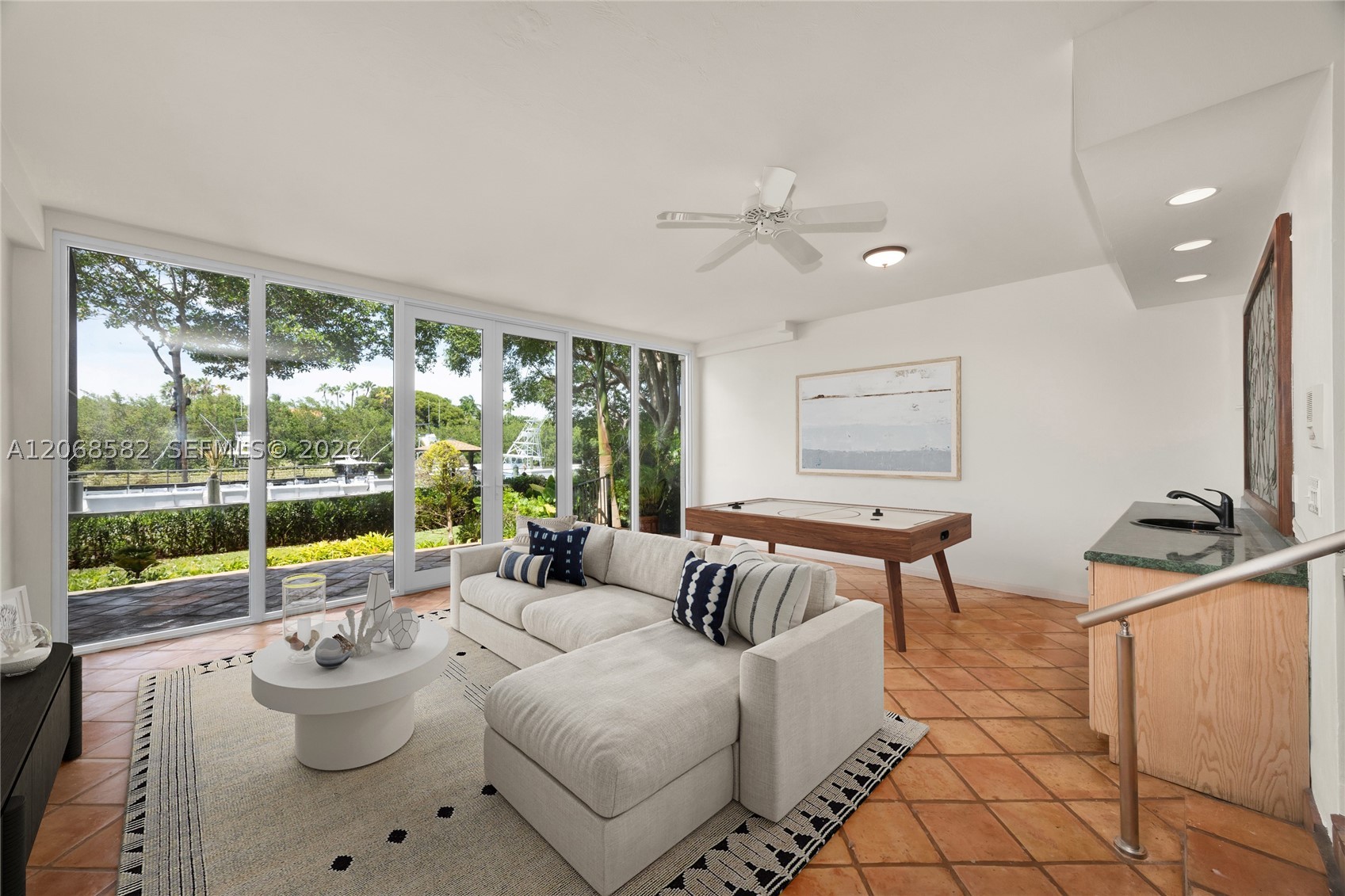5996 Paradise Pt Dr Palmetto Bay, FL 33157
