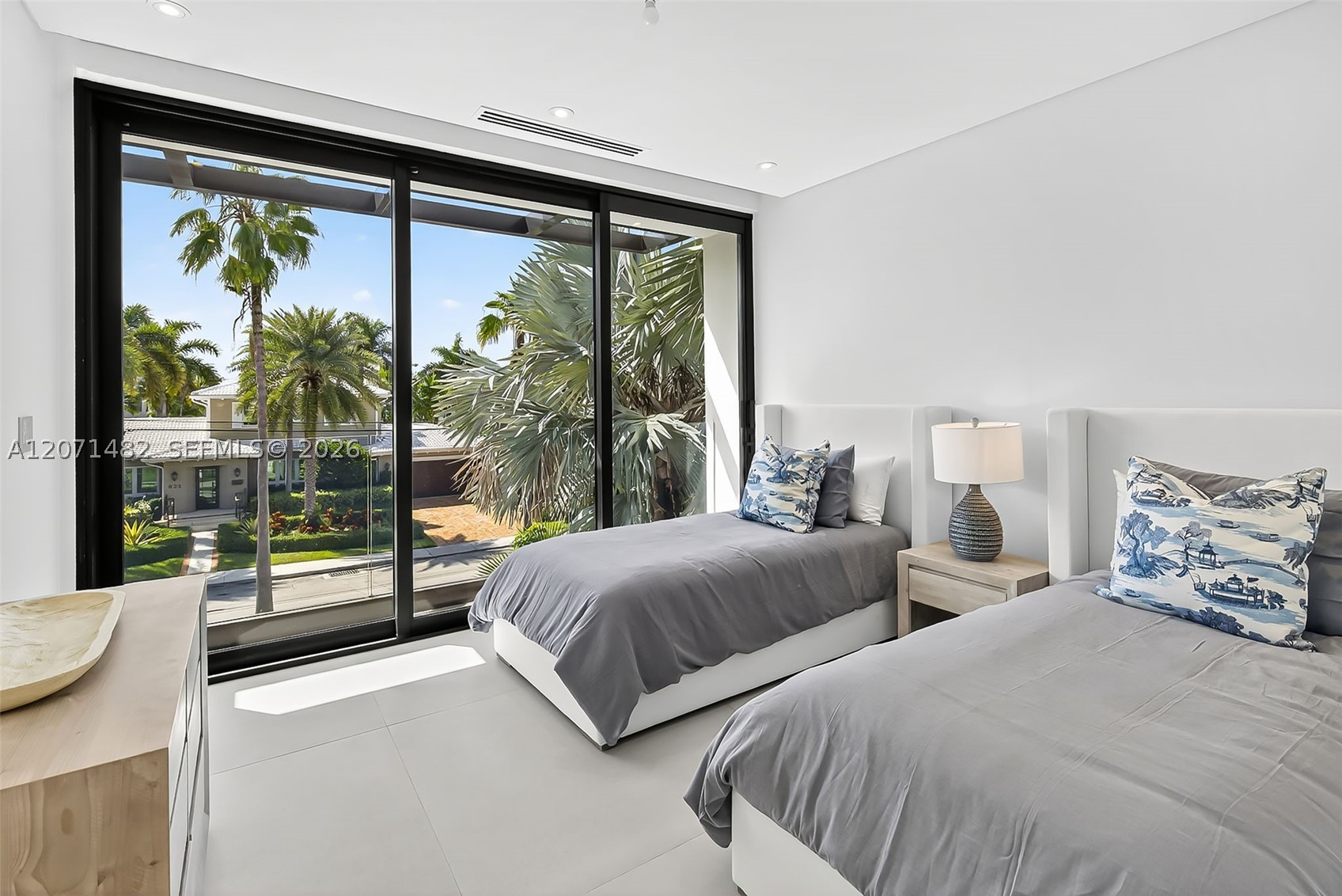 620 Solar Isle Dr Fort Lauderdale, FL 33301