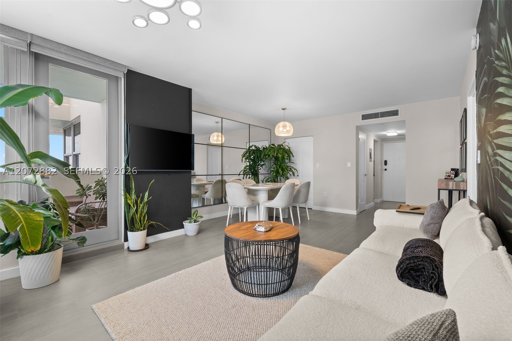2899 Collins Ave #1624 Miami Beach, FL 33140