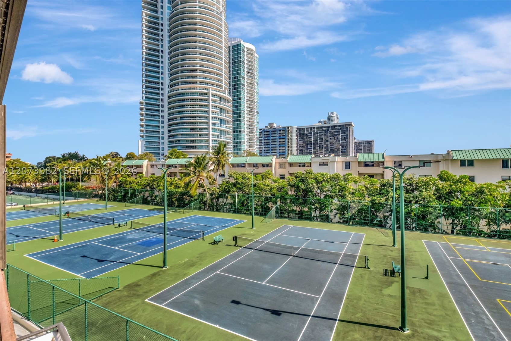 image Brickell Bay Club18
