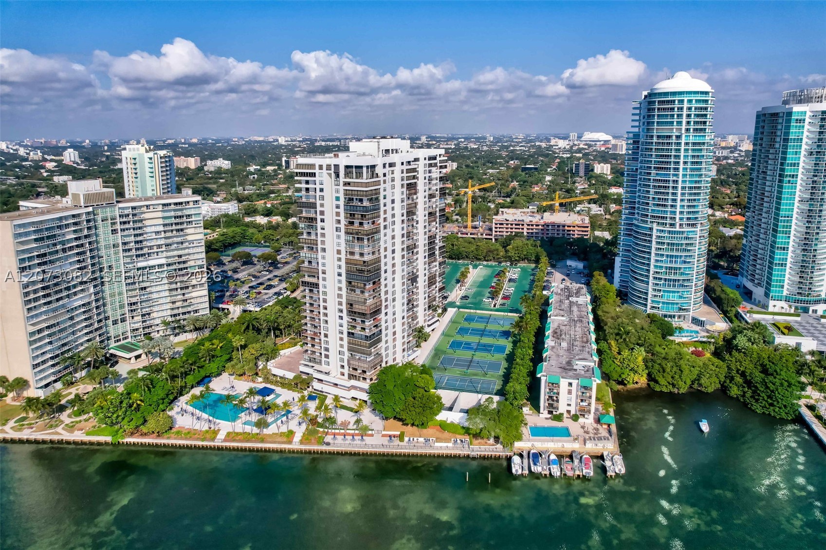 image Brickell Bay Club21