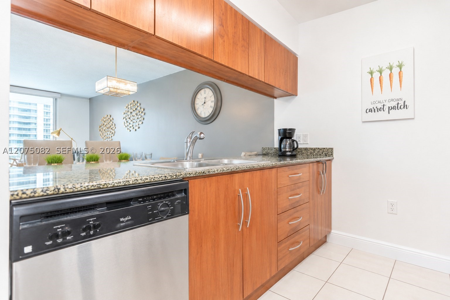 1200 Brickell Bay Dr #3207 Miami, FL 33131