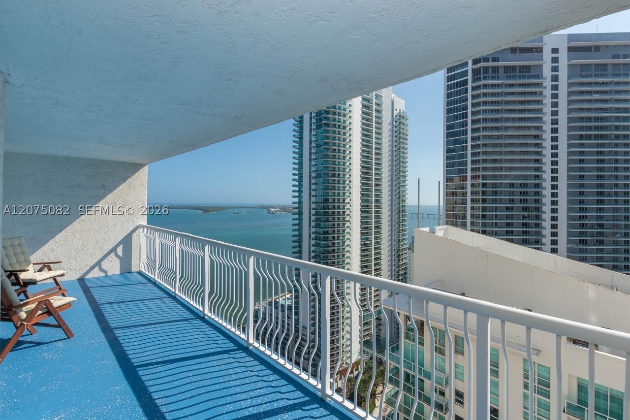 1200 Brickell Bay Dr #3207 Miami, FL 33131