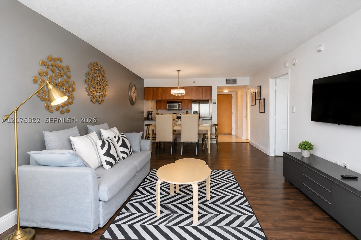 1200 Brickell Bay Dr #3207 Miami, FL 33131