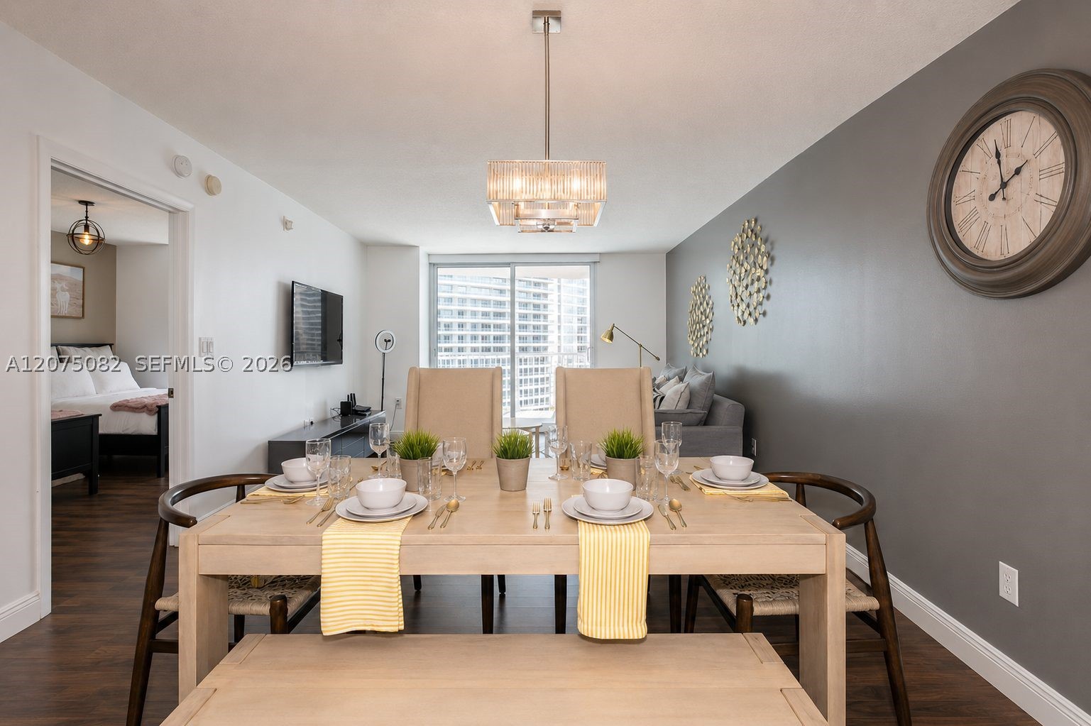 1200 Brickell Bay Dr #3207 Miami, FL 33131