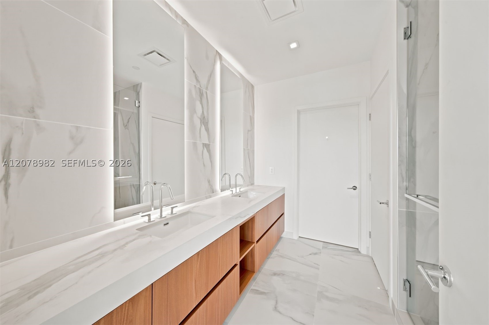 1400 Biscayne Blvd #505 Miami, FL 33132