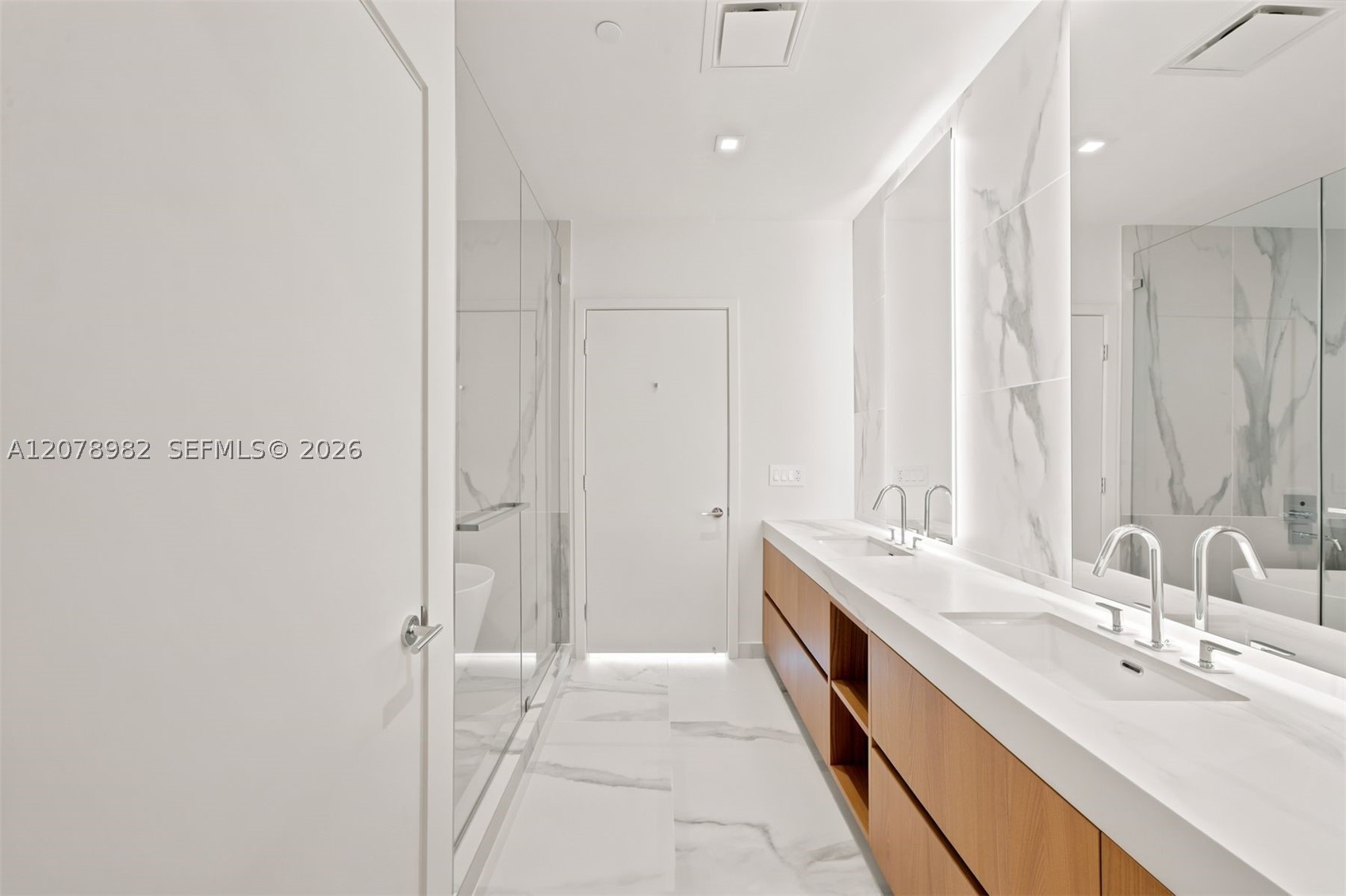 1400 Biscayne Blvd #505 Miami, FL 33132