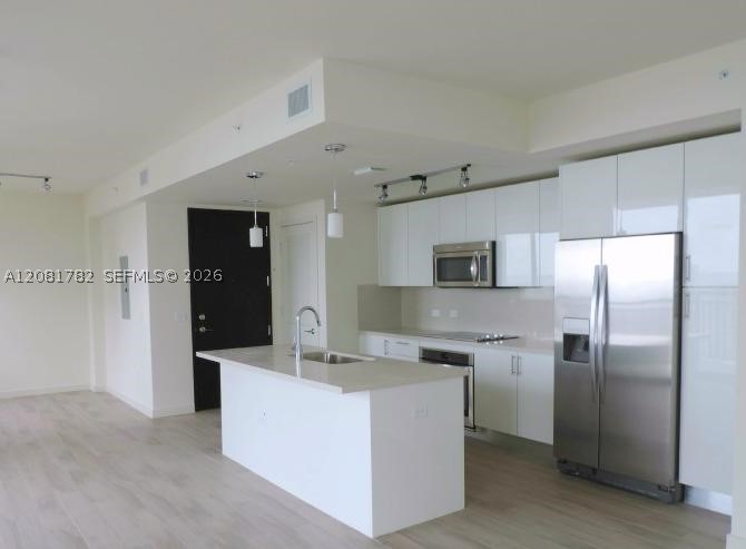 image Nine at Mary Brickell Village0