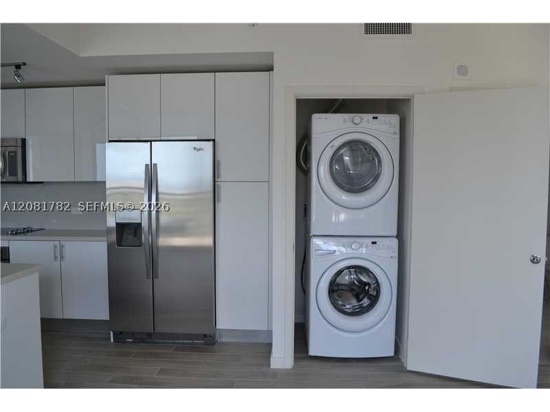 image Nine at Mary Brickell Village9