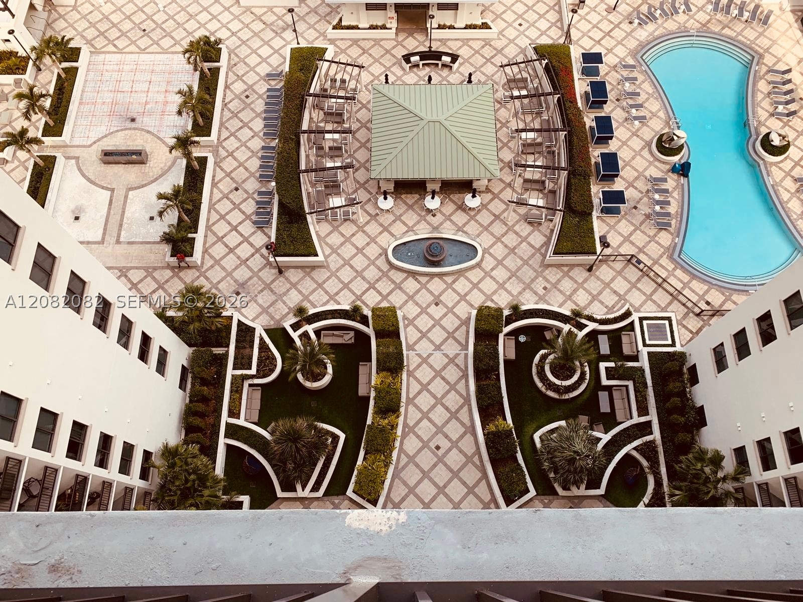 image Nine at Mary Brickell Village16