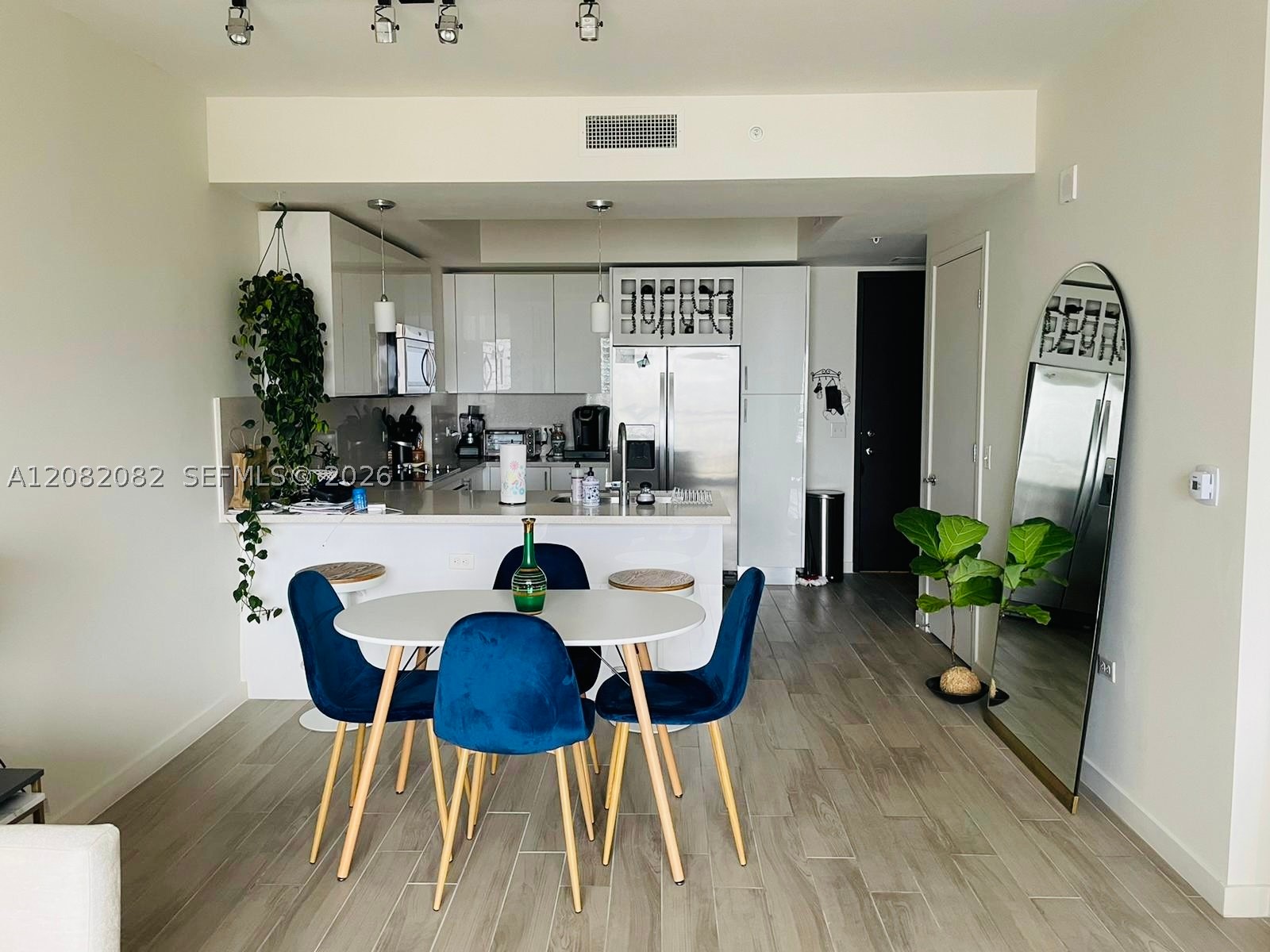 image Nine at Mary Brickell Village4
