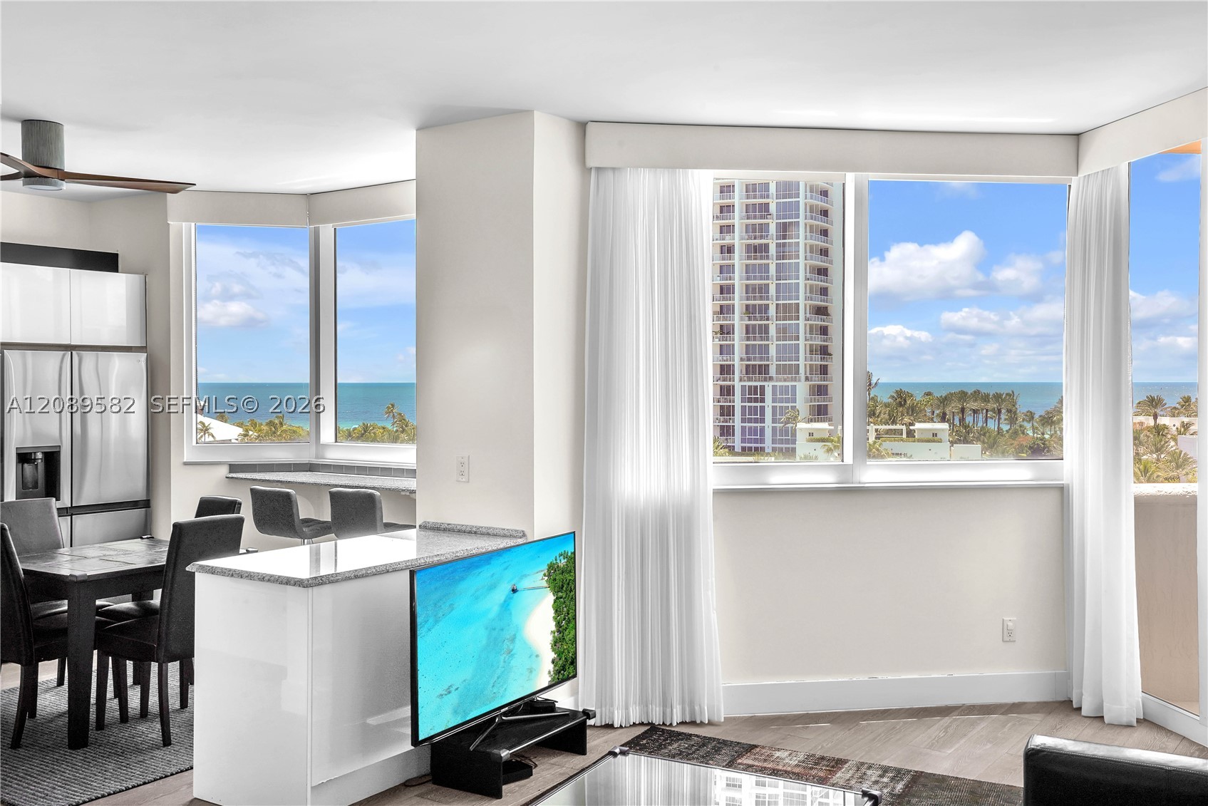 300 S Pointe Dr #809