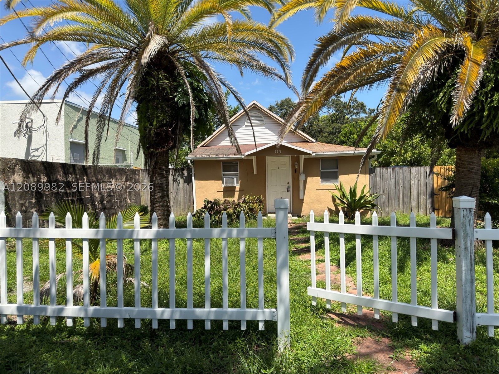 113 SE 4th St