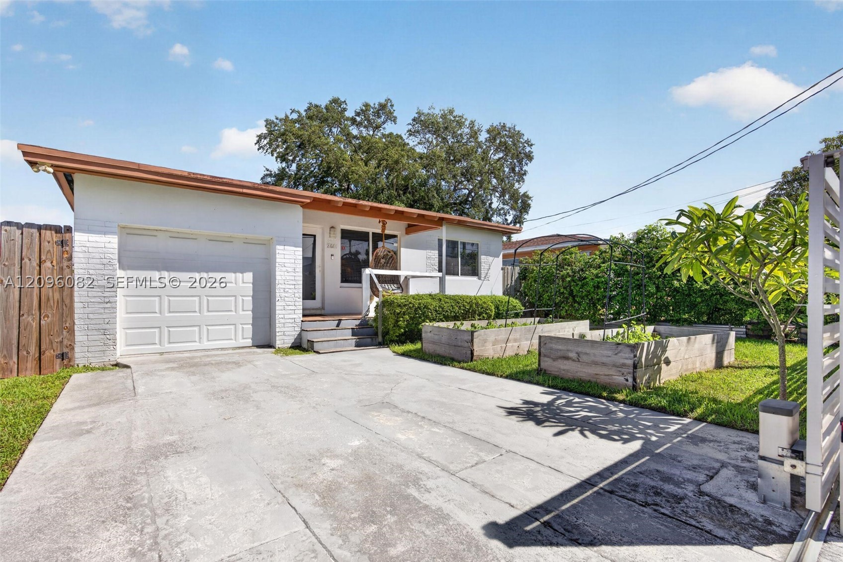 2611 SW 19th Ter Miami, FL 33145