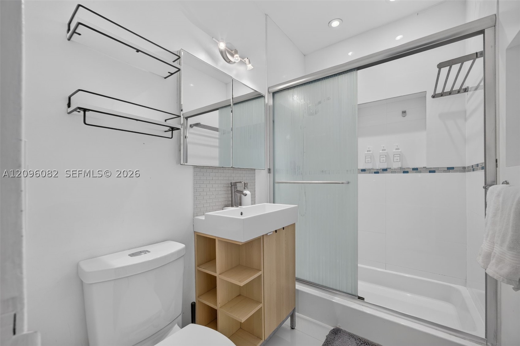 2611 SW 19th Ter Miami, FL 33145