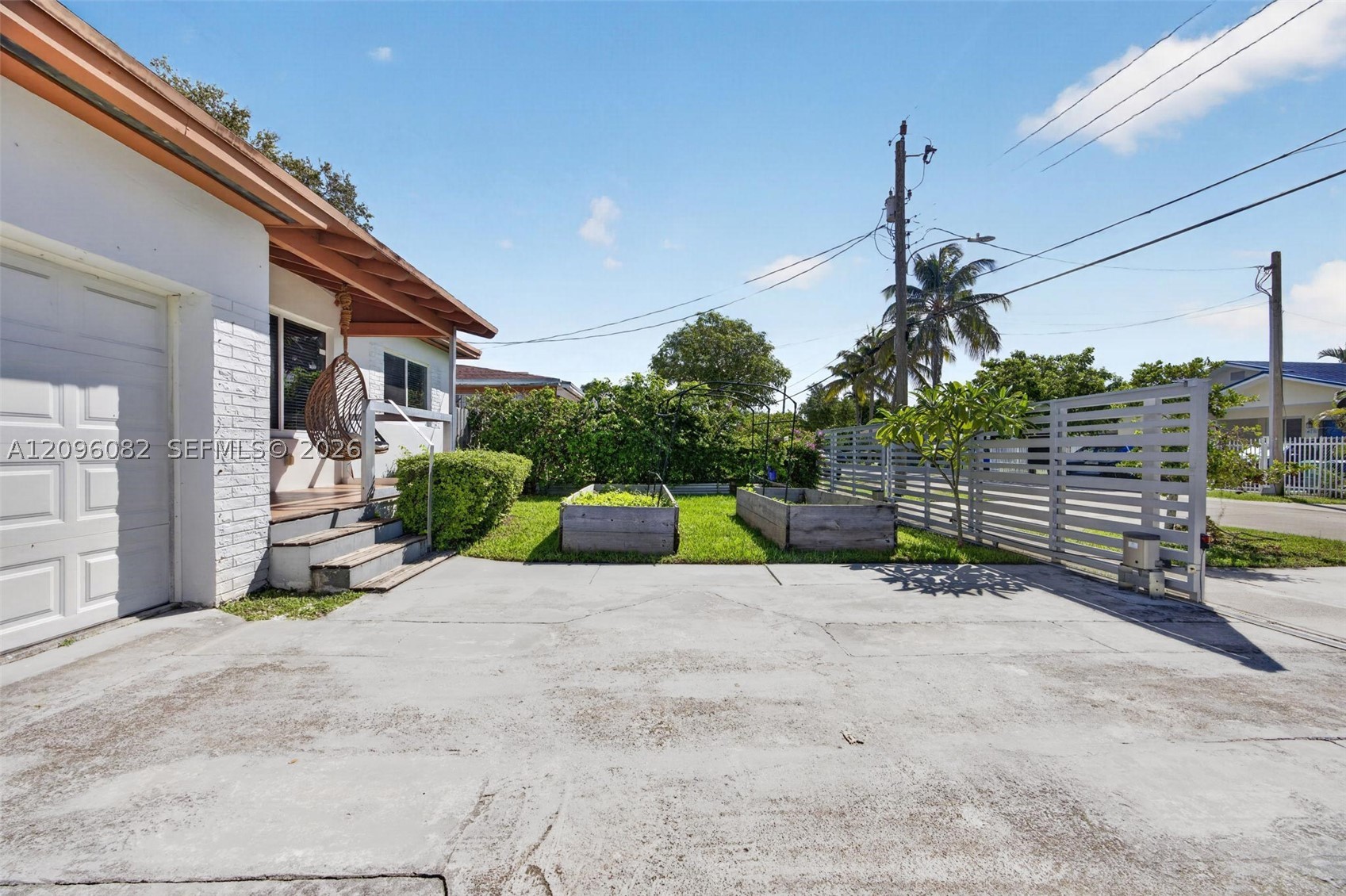 2611 SW 19th Ter Miami, FL 33145