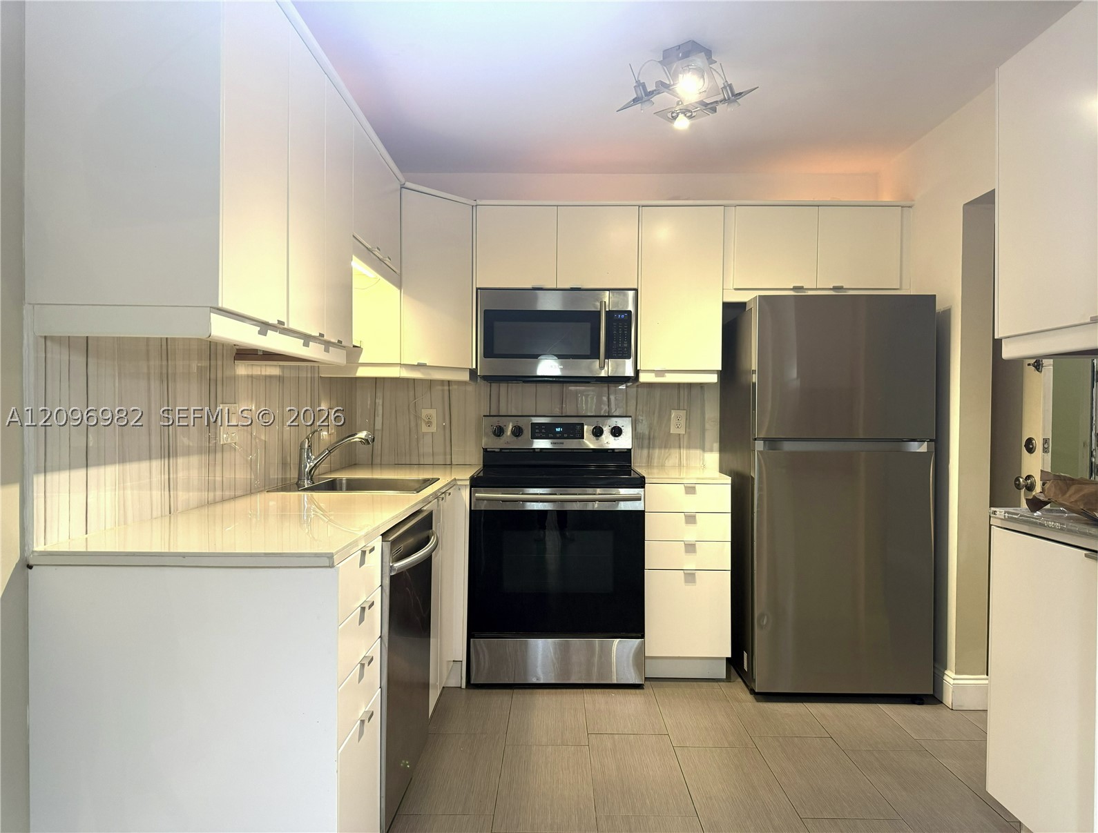 257 S Cypress Rd #416