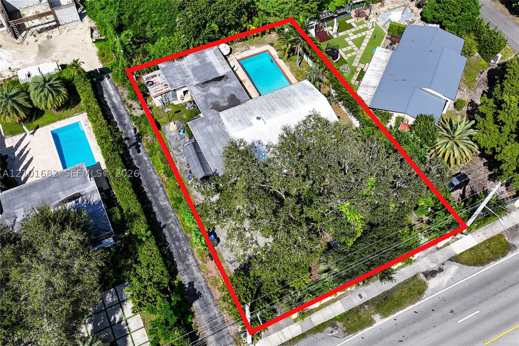 6851 Sunset Dr South Miami, FL 33143