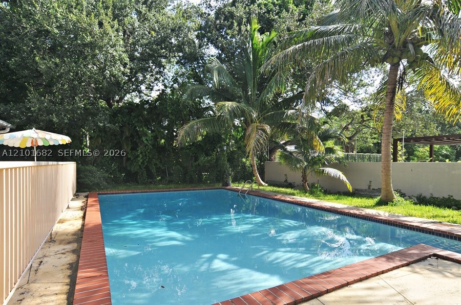 6851 Sunset Dr South Miami, FL 33143