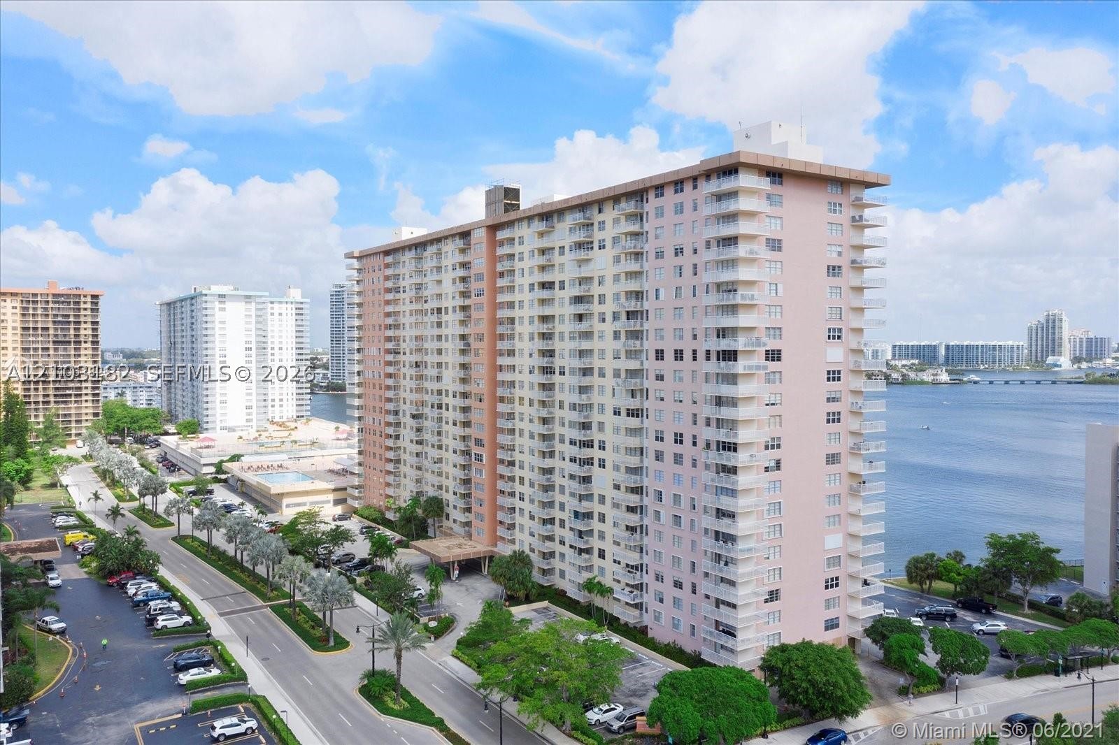 image Winston Towers 20025