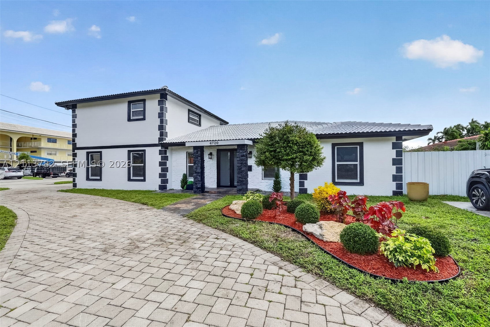 4720 Bayview Dr