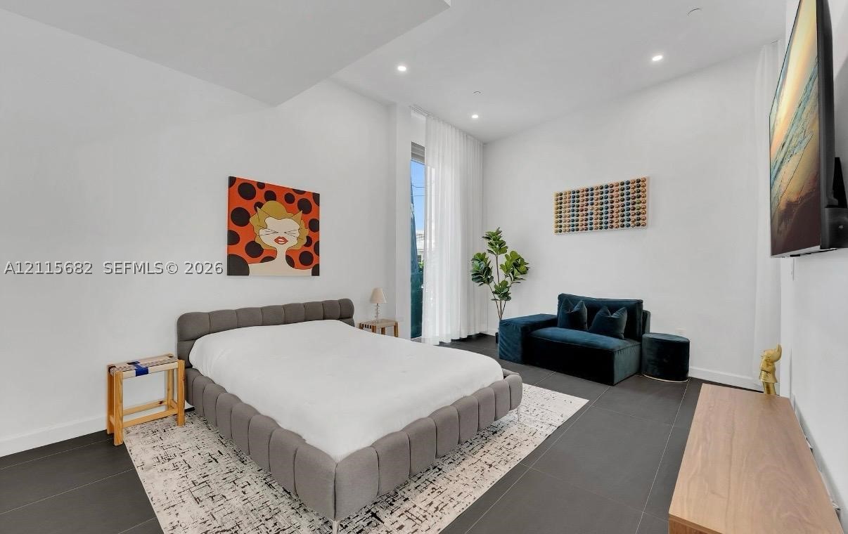 11 Century Ln Miami Beach, FL 33139
