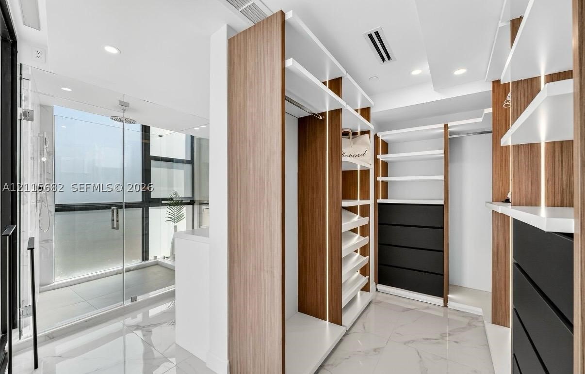 11 Century Ln Miami Beach, FL 33139