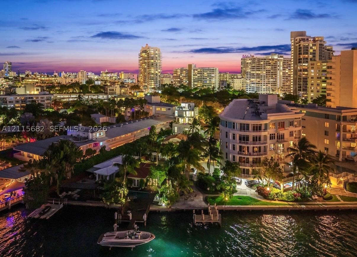 11 Century Ln Miami Beach, FL 33139