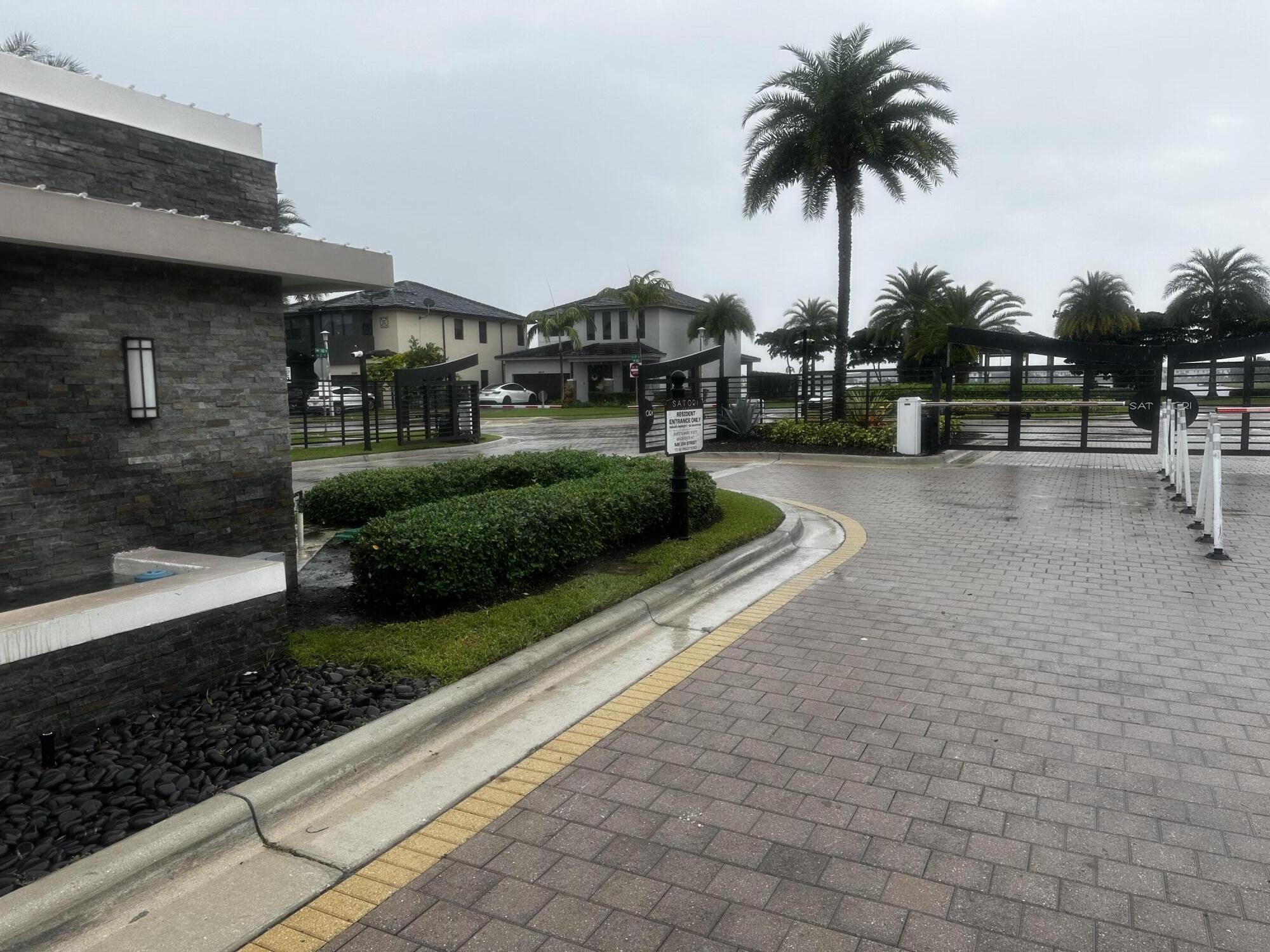 8810 NW 155th Miami Lakes, FL 33018