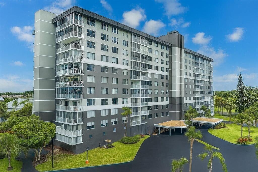 3850 Washington #1003