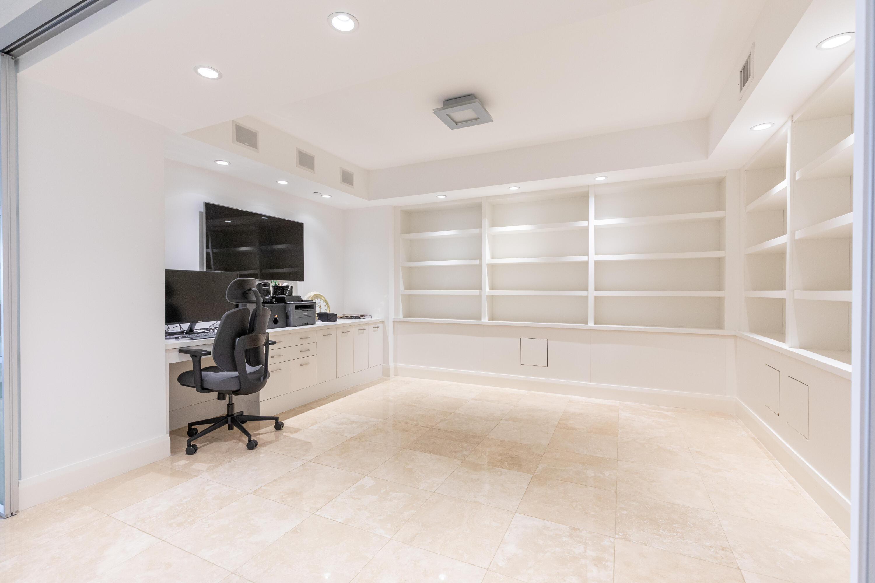 image Hamptons South32