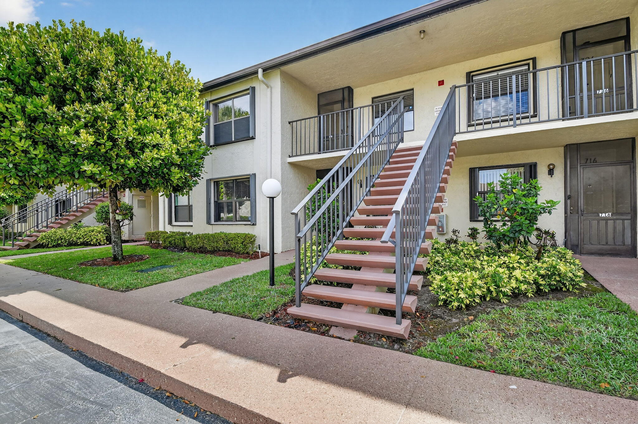 7855 Willow Spg #725