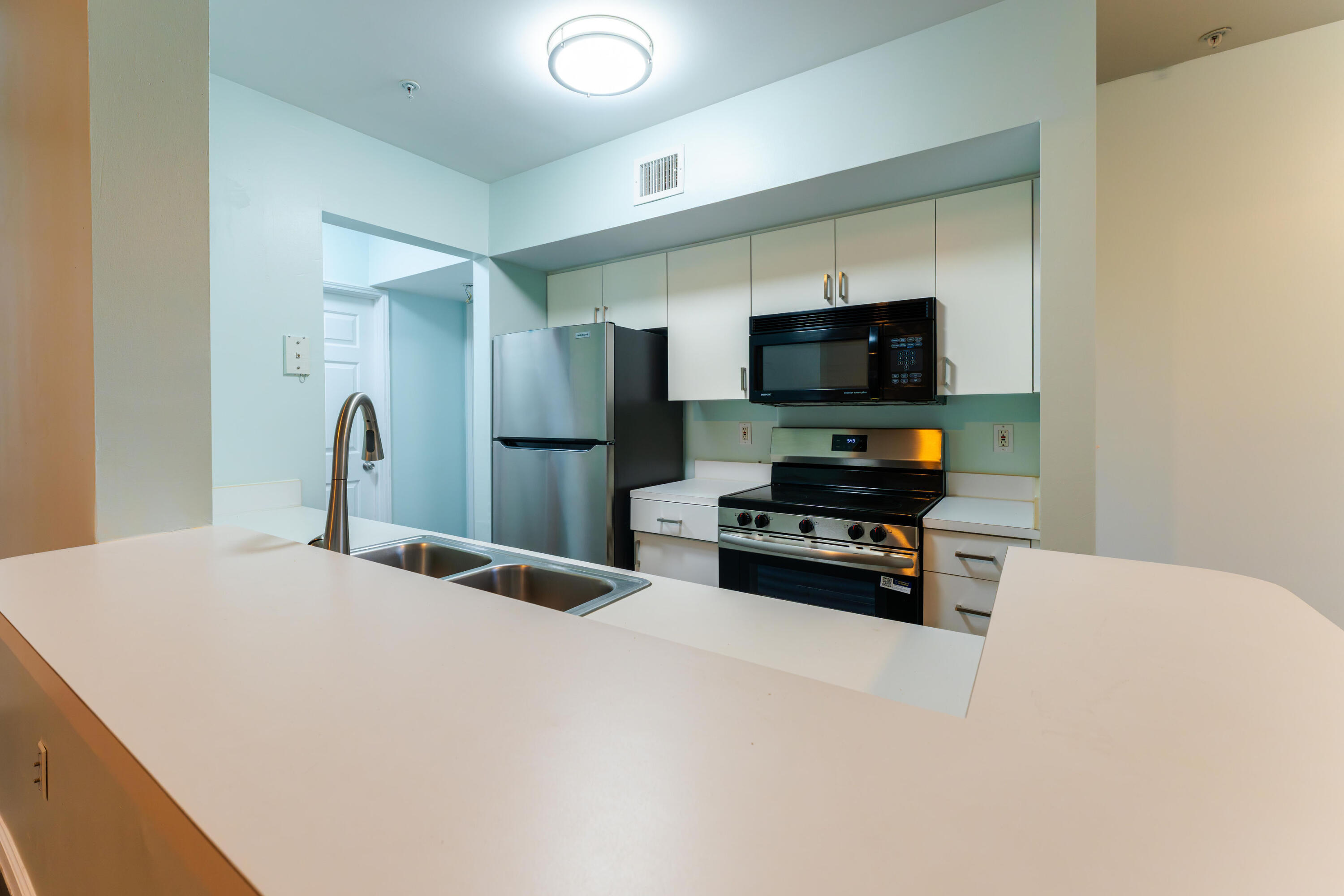 236 Village #1304 Tequesta, FL 33469