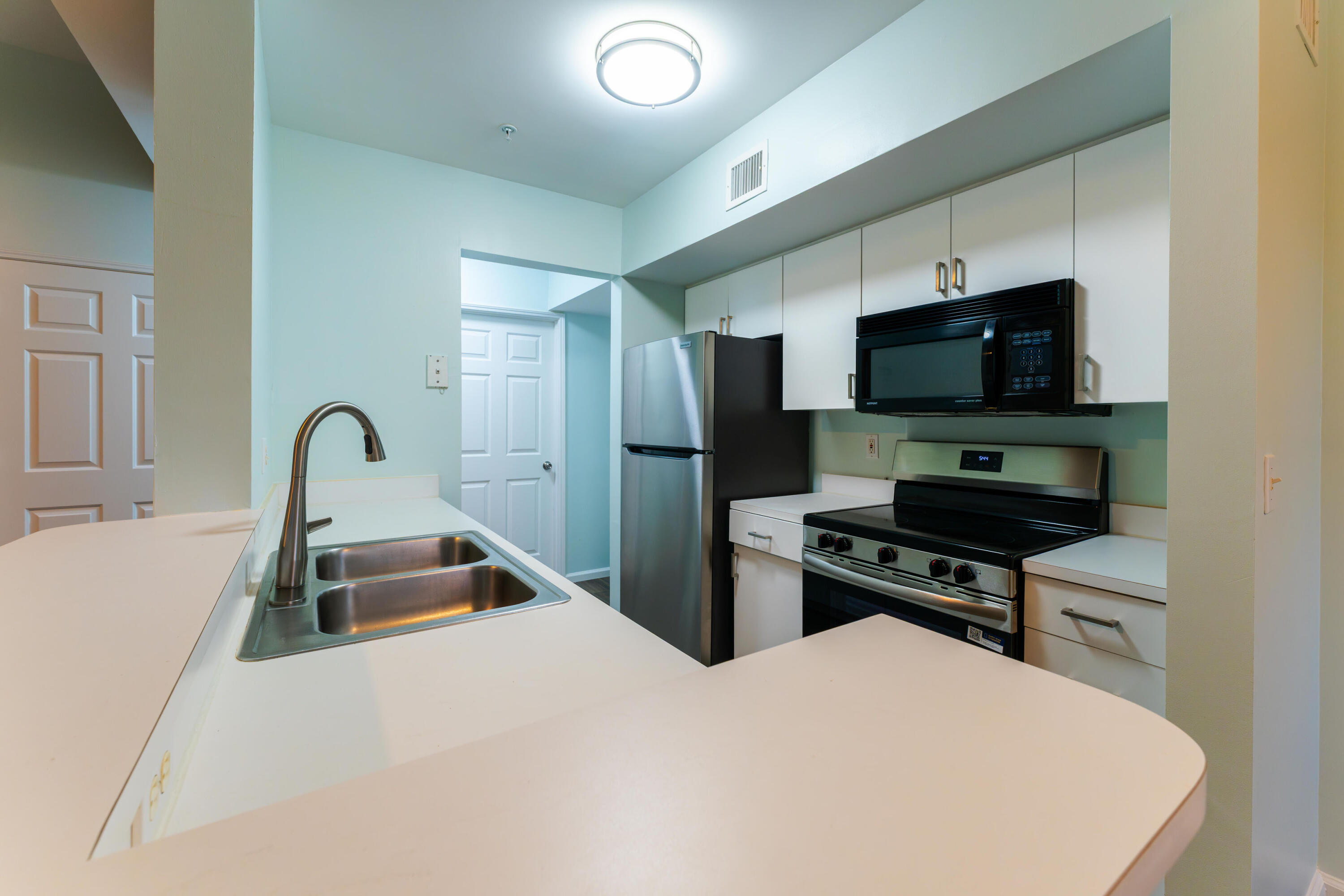 236 Village #1304 Tequesta, FL 33469