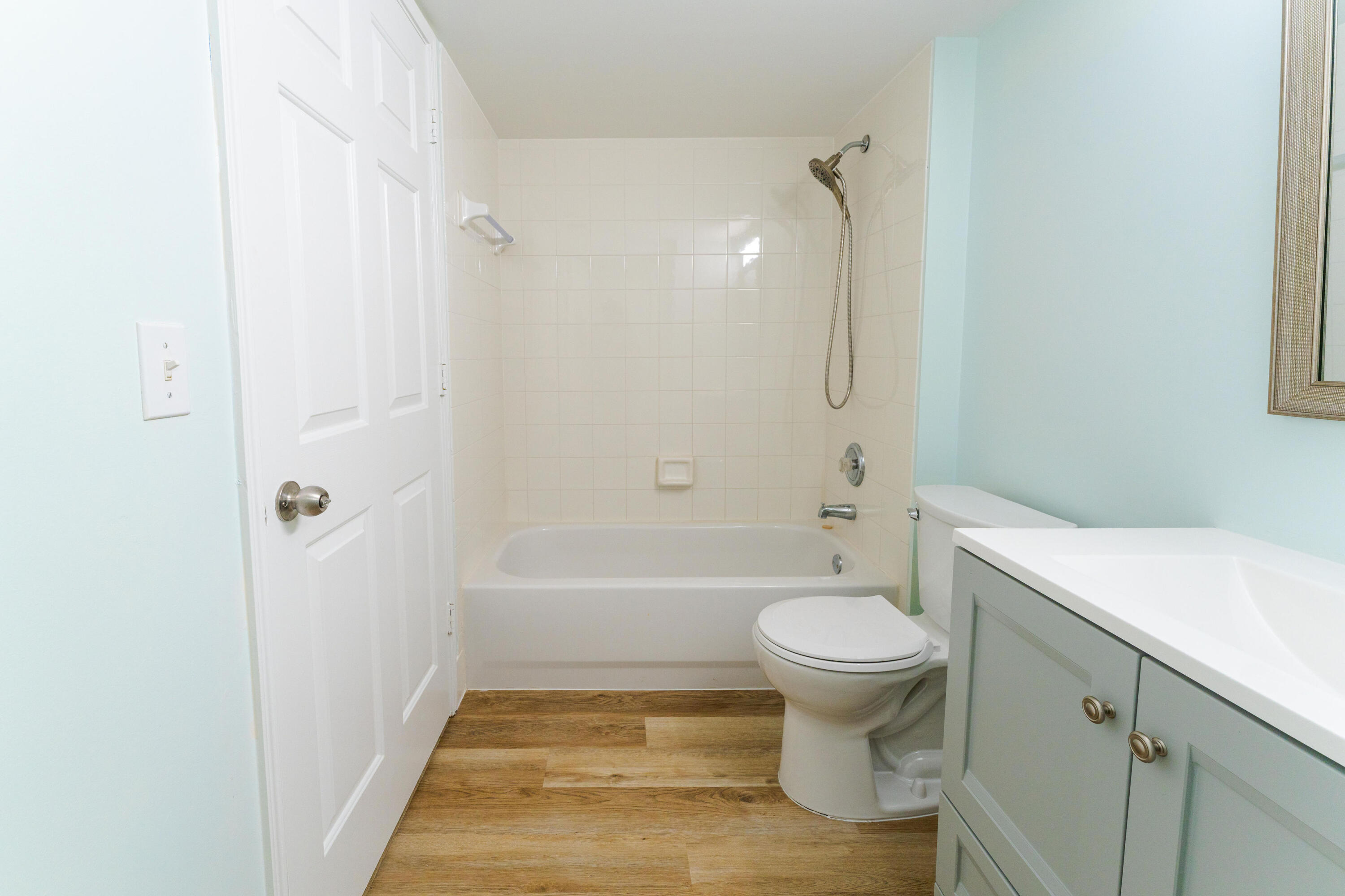 236 Village #1304 Tequesta, FL 33469