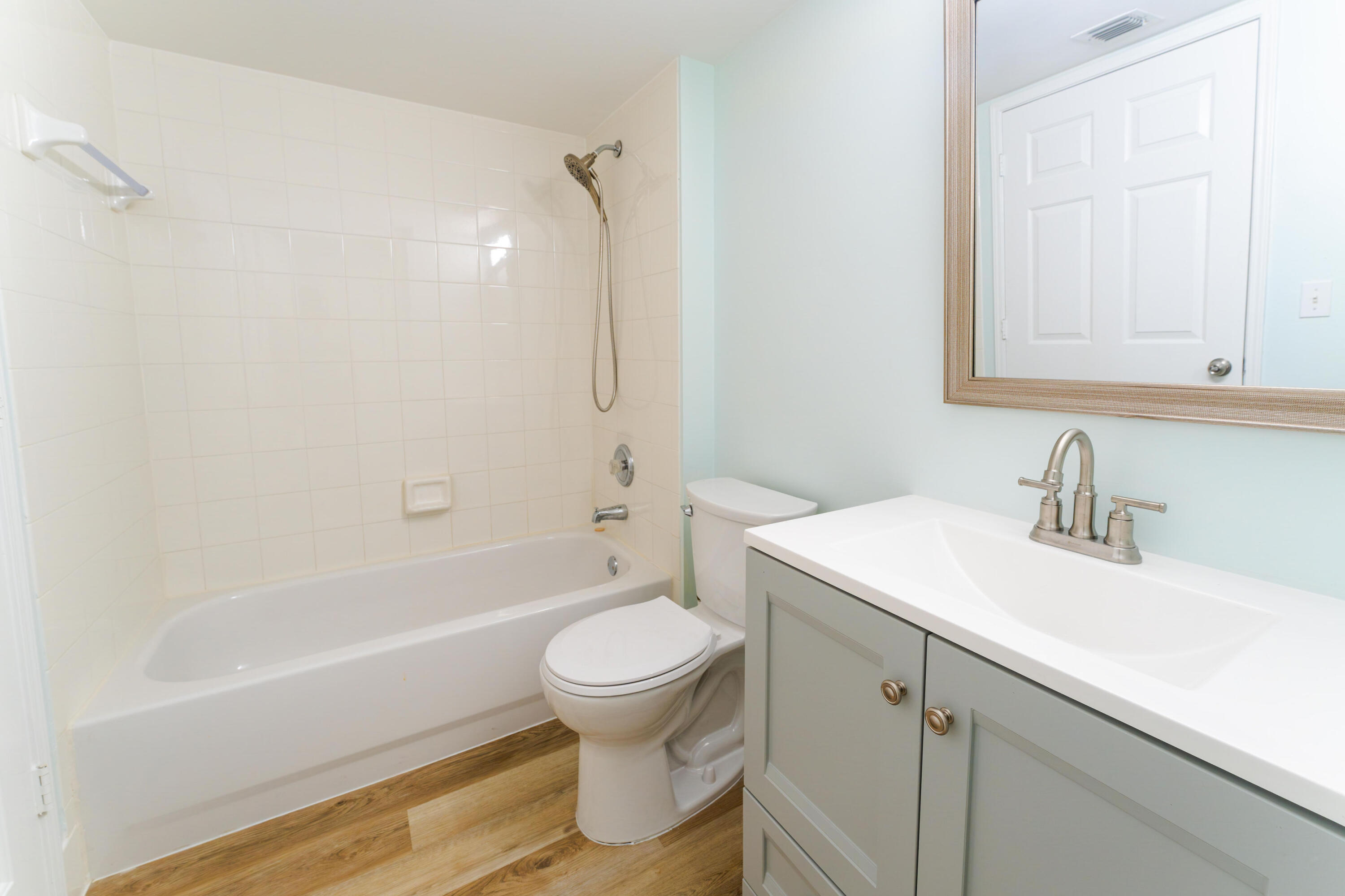 236 Village #1304 Tequesta, FL 33469