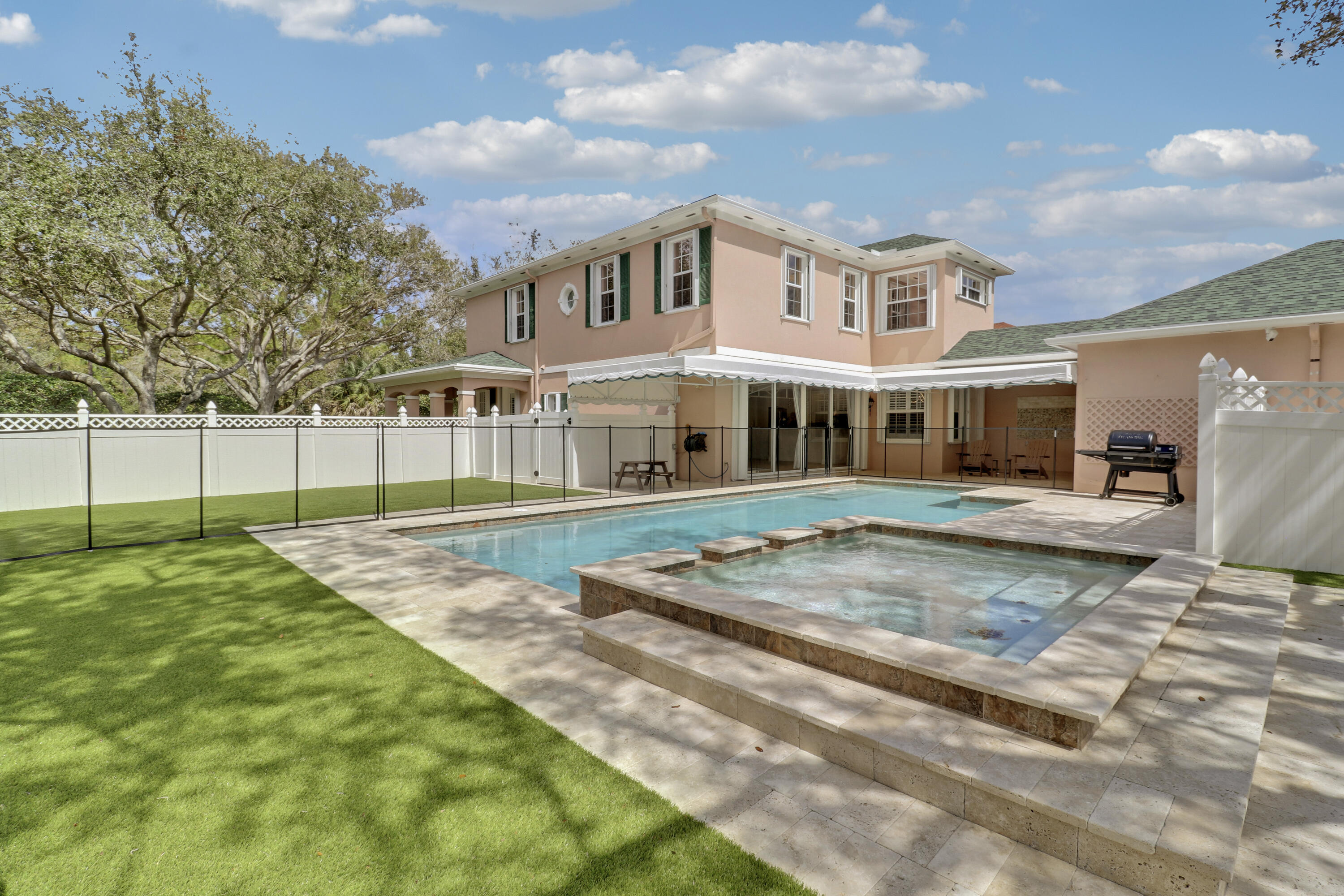 136 Newcastle Jupiter, FL 33458