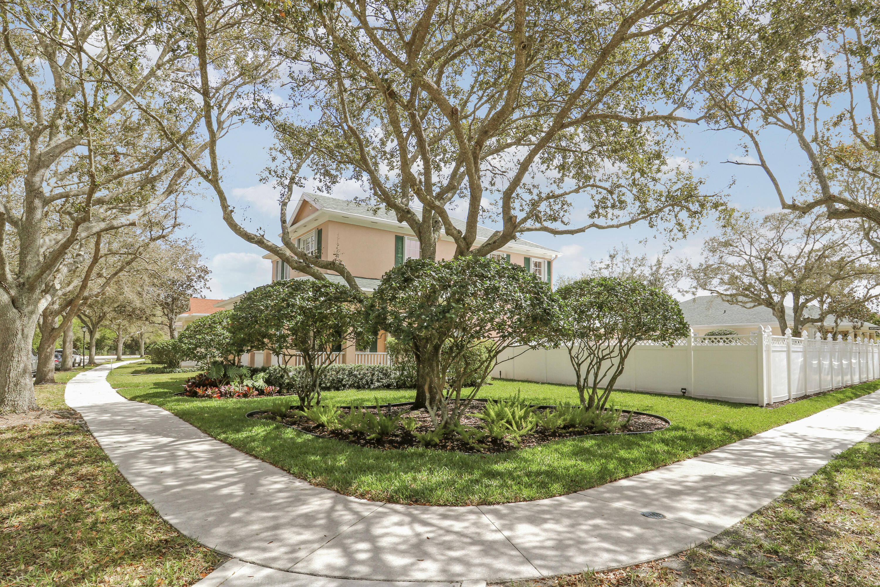 136 Newcastle Jupiter, FL 33458