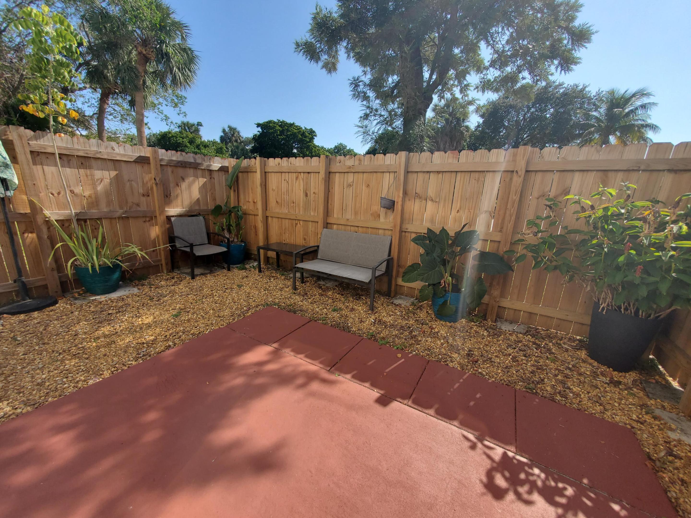313 SW 1st #L-4