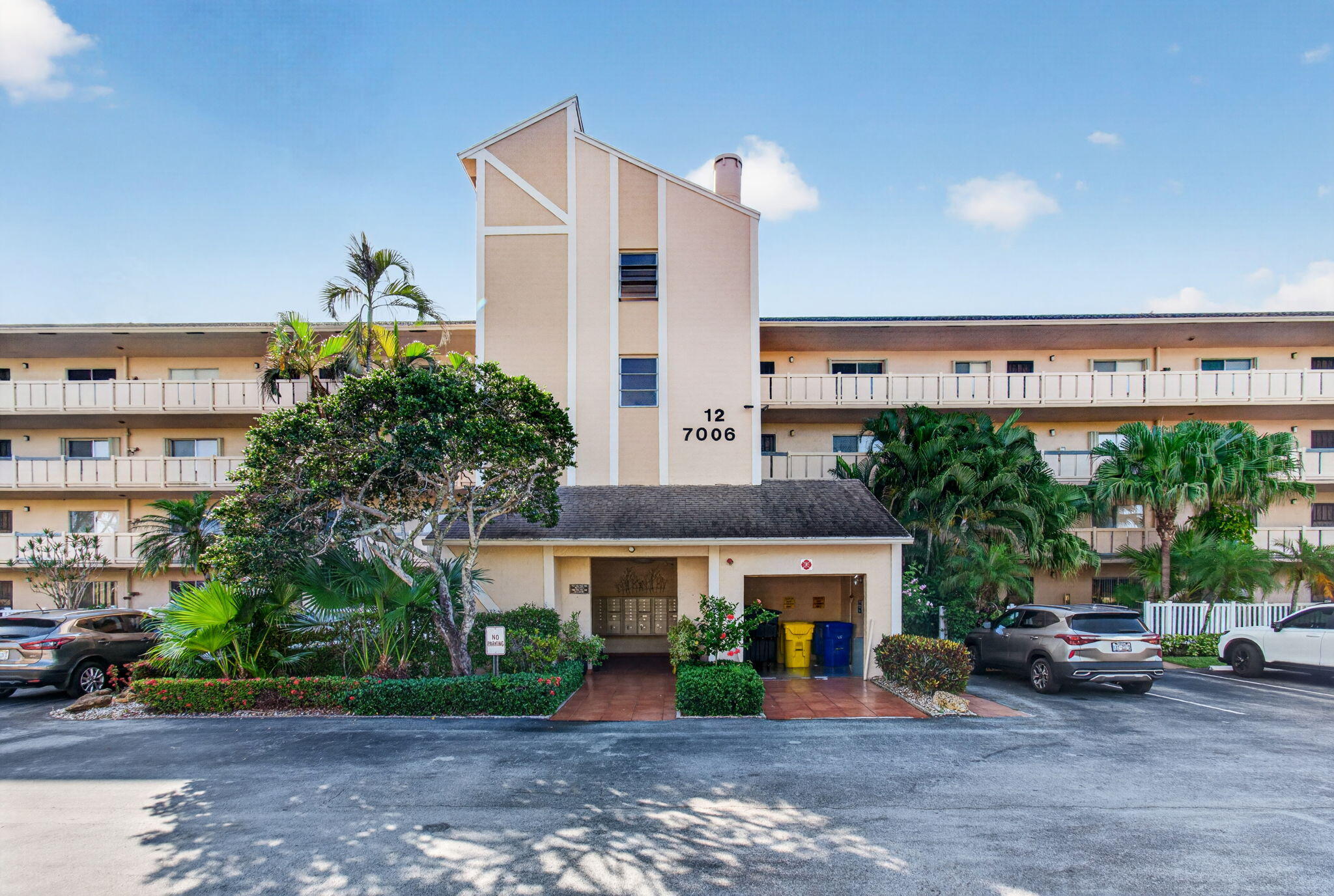7006 Huntington #404