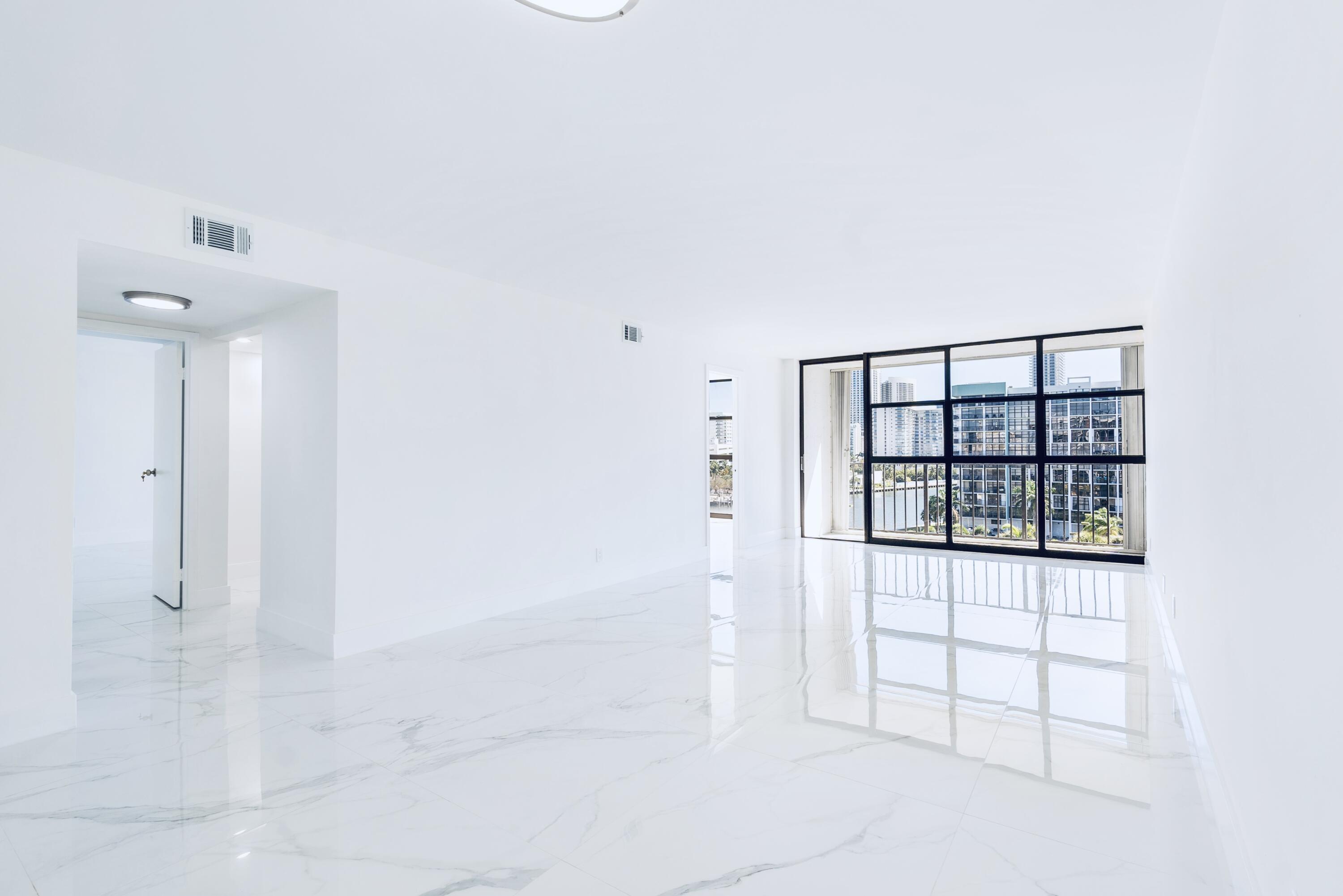 600 Parkview #718