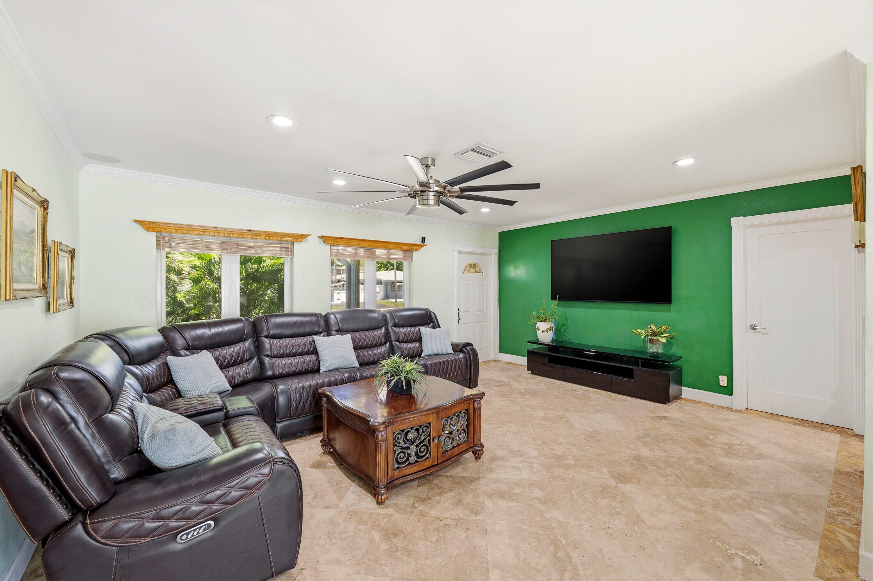 390 SE 12th Pompano Beach, FL 33060